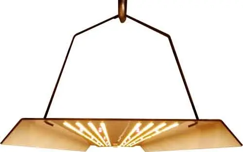 hortiONE 592 LED Pflanzenlampe 190W mit Bügel in Betrieb